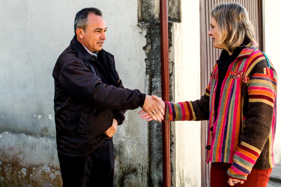 18.07.2019 - Prefeita Paula Mascarenhas realiza caminhada para entrega da rua Francisco Simões no Fragata - Foto Michel Corvello