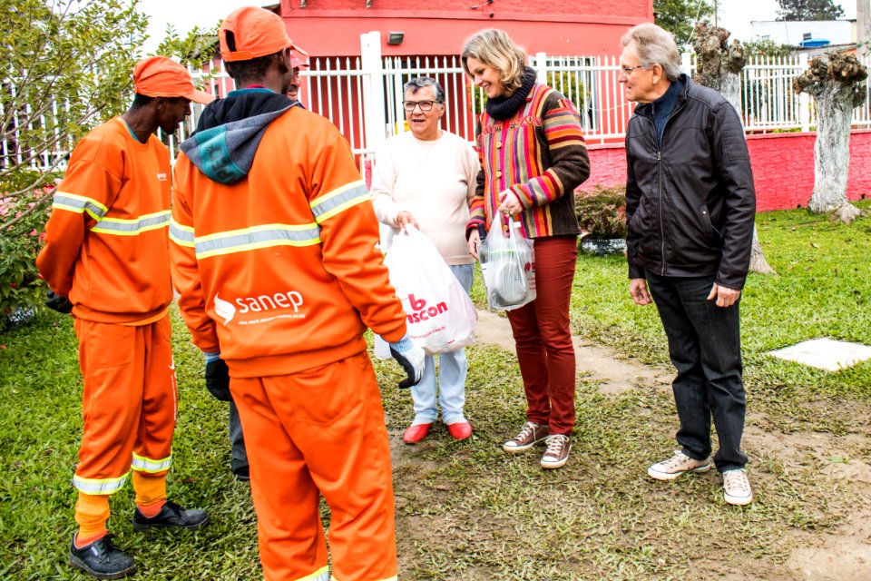 18.07.2019 Prefeita Paula Acompanha Novo Ponto de Coleta Seletiva Fotos Michel Corvello