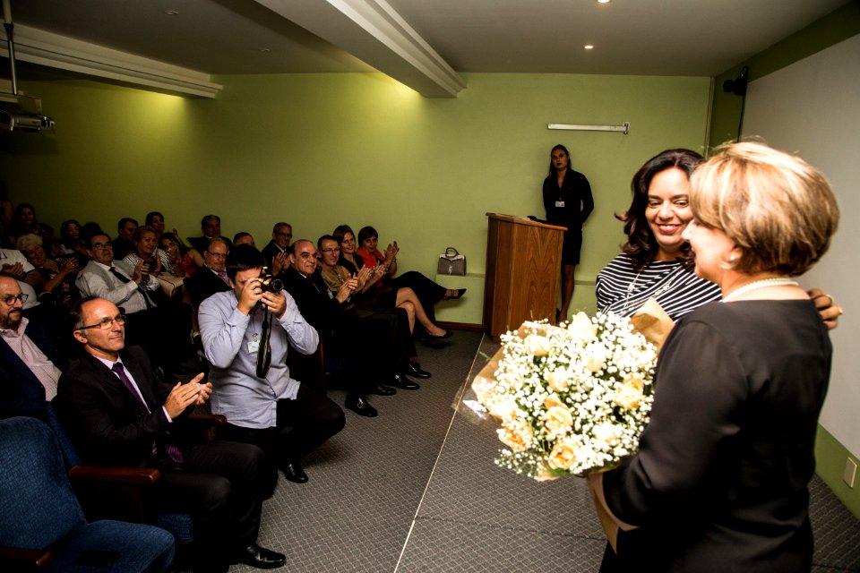 01.04.2019 - Prefeita Paula Mascarenhas prestigia a posse do novo provedor da Santa Casa de Misericórdia de Pelotas, Dr. João Francisco Neves da Silva - Foto: Gustavo Vara