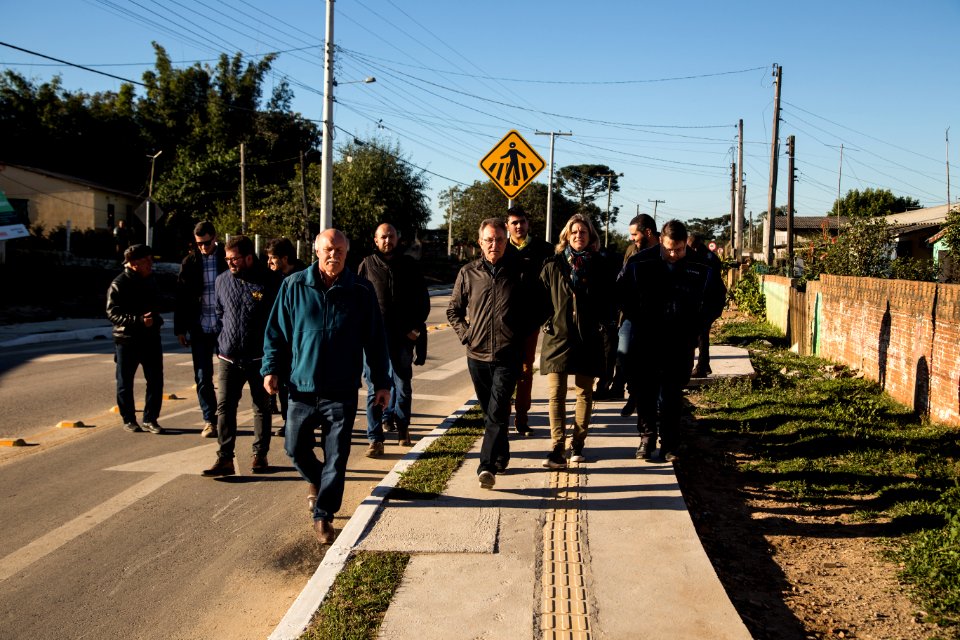 27.06.2019 - Prefeita Paula Mascarenhas e o vice Idemar Barz acompanham o início do mutirão na Sanga Funda e entrega as obras de requalificação da avenida Ildefonso Simões Lopes - Foto: Gustavo Vara