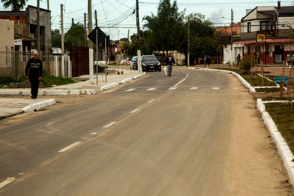24.05.2019 - Prefeita Paula Mascarenhas e o vice Idemar Barz realizam a caminhada de entrega das obras da avenida São Jorge e rua Doutor Amarante - Foto: Gustavo Vara