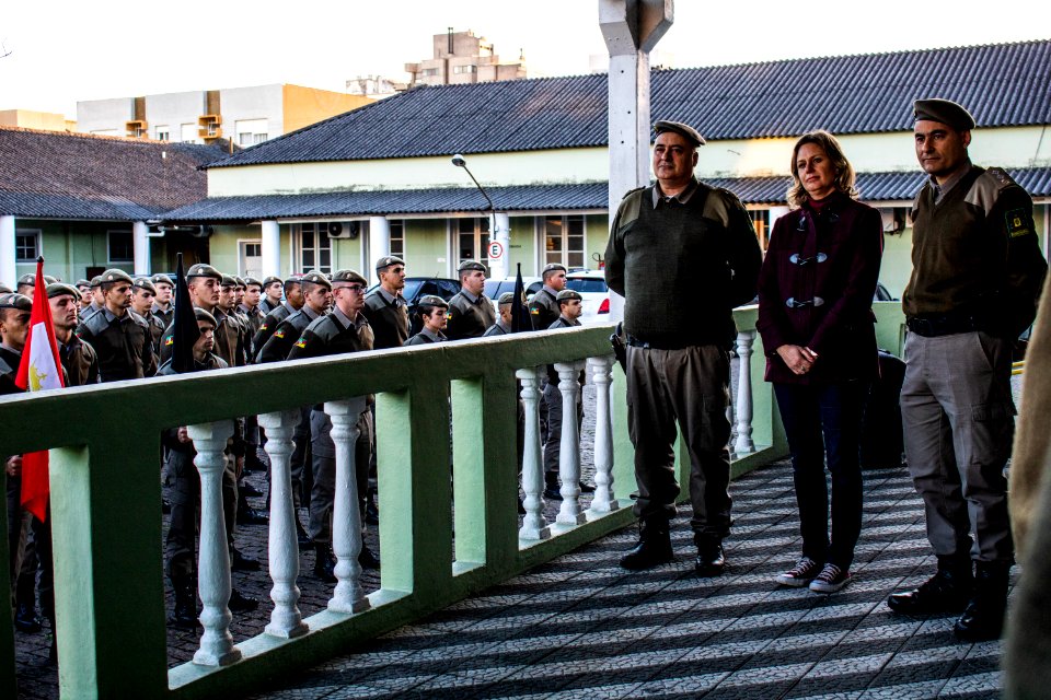 17.07.2019 - Prefeita Paula Mascarenas recebe homenagem dos soldados do 4º BPM - Foto Michel Corvello