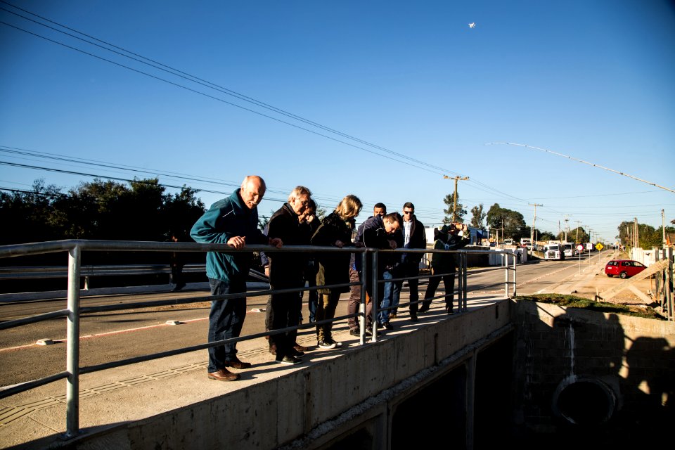 27.06.2019 - Prefeita Paula Mascarenhas e o vice Idemar Barz acompanham o início do mutirão na Sanga Funda e entrega as obras de requalificação da avenida Ildefonso Simões Lopes - Foto: Gustavo Vara