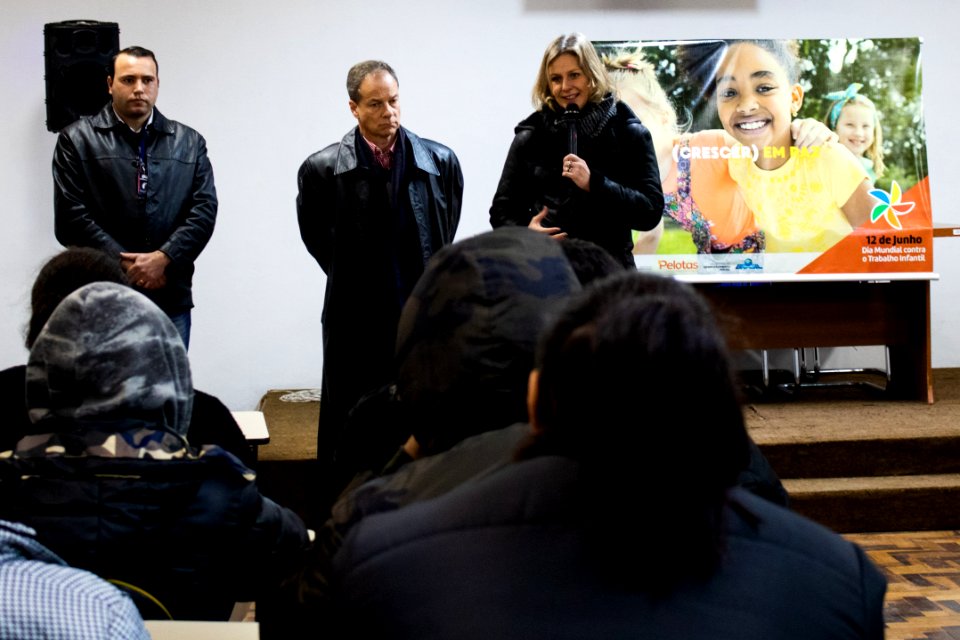 05.07.2019 - Prefeita Paula Mascarenhas prestigia aula inaugural do Espaço da Juventude para os alunos - Foto Michel Corvello