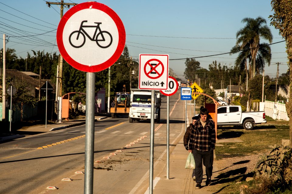 27.06.2019 - Prefeita Paula Mascarenhas e o vice Idemar Barz acompanham o início do mutirão na Sanga Funda e entrega as obras de requalificação da avenida Ildefonso Simões Lopes - Foto: Gustavo Vara