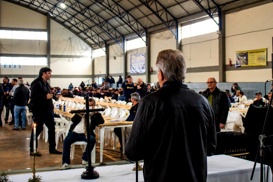 27.07.2019 - Prefeito em exercício Idemar Barz prestigia almoço na Paróquia São Cristovão em comemoração ao Dia do Motorista - Foto Michel Corvello