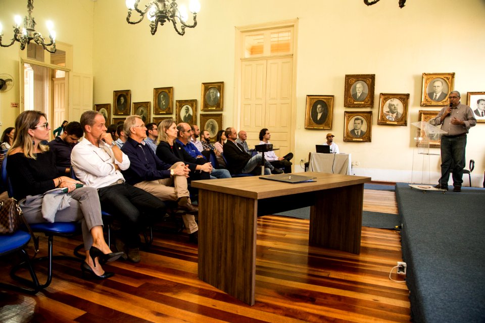 17.04.2019 - Prefeita Paula Mascarenhas realiza assinatura do termo de colaboração entre Prefeitura, via Secretaria de Assistência Social, e CIEE, tendo como objetivo a concessão de apoio para implementação das ações do programa Acesso ao Trabalho alinhad