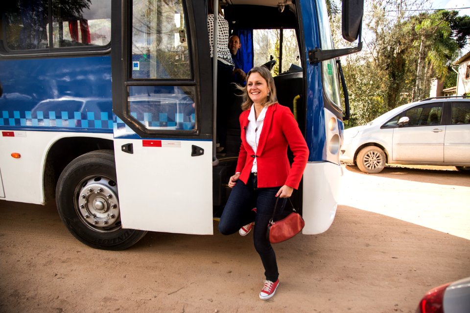 01.05.2019 - Prefeita Paula Mascarenhas realiza o percurso de ida feito com o transporte coletivo rural, saída do ponto da General Neto entre Santa Tecla e Deodoro, a caminho da FETOMATE no Grupelli - Foto: Gustavo Vara