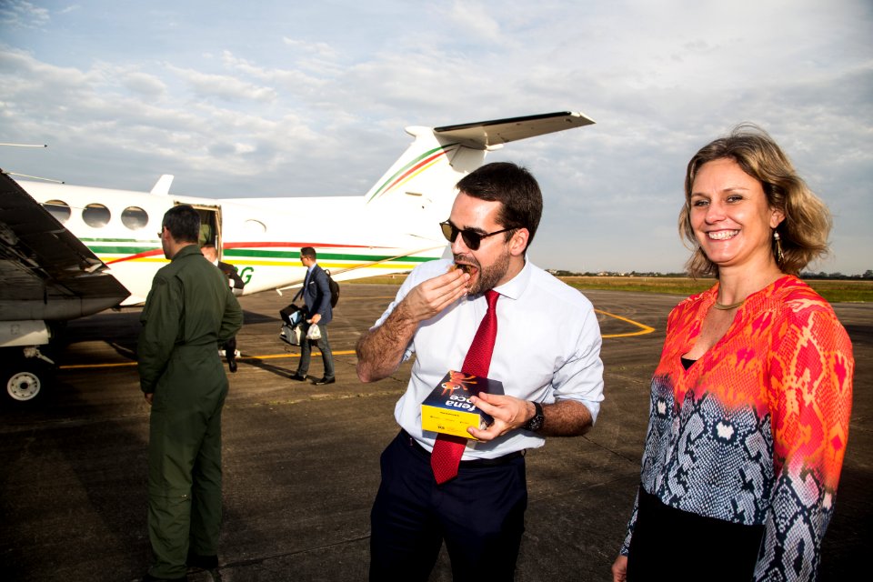 13.06.2019 - Prefeita Paula Mascarenhas recepciona o Governador do Rio Grande do Sul, Eduardo Leite no aeroporto de Pelotas - Foto: Gustavo Vara