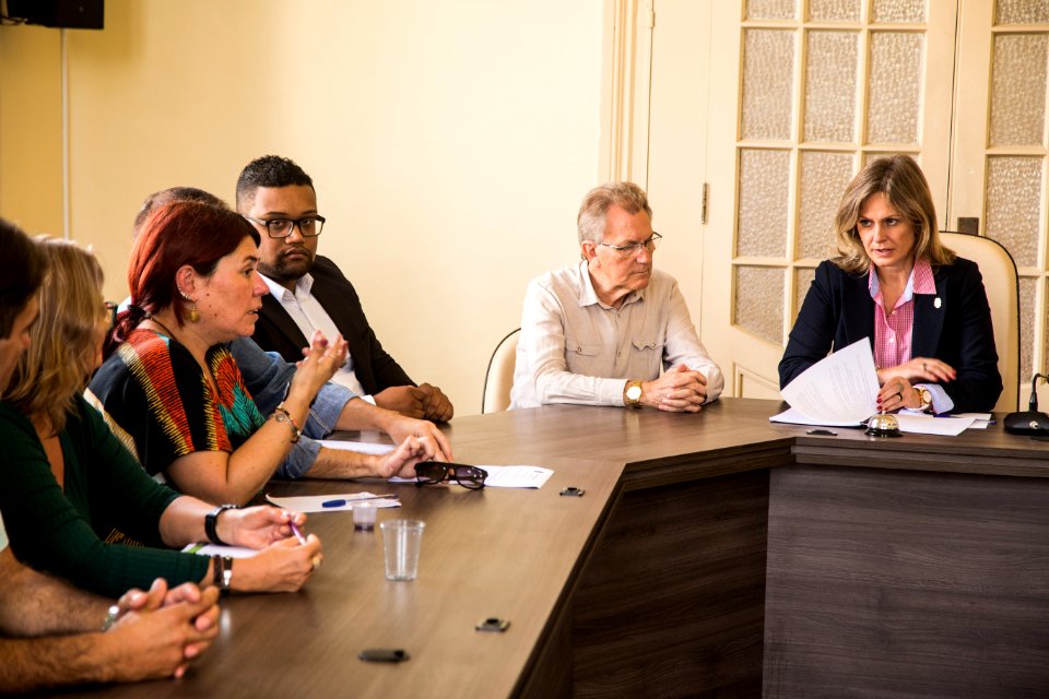 28.03.2019 - Prefeita Paula Mascarenhas em reunião com Simp e Guarda Municipal sobre pagamento de adicional por risco de vida - Foto: Gustavo Vara