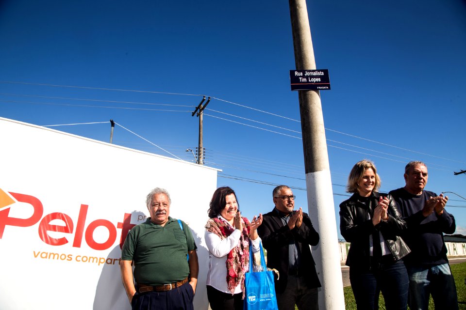 02.06.2019 - Entrega da rua Jornalista Tim Lopes, na Guabiroba - Foto: Gustavo Vara