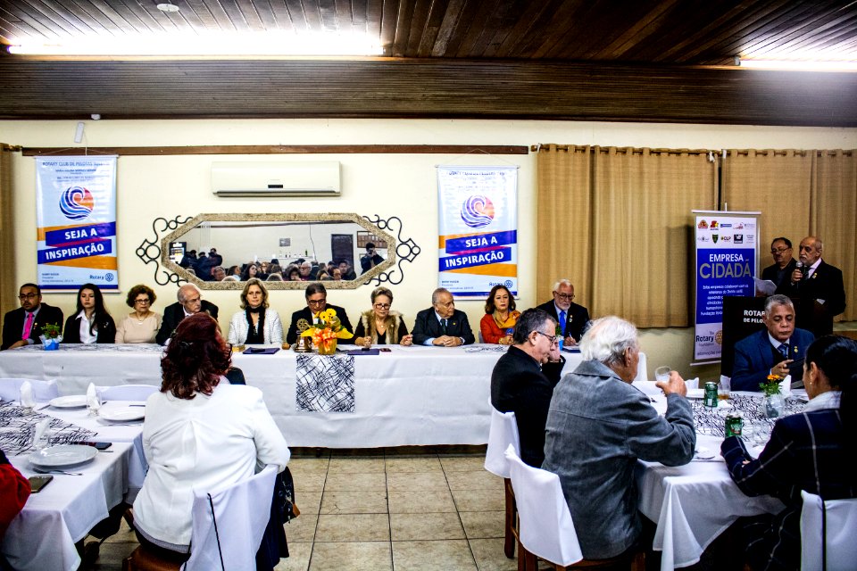 31.05.2019 - Prefeita Paula Mascarenhas e o vice Idemar Barz prestigiam reunião Festiva Conjunta dos Rotary Club Pelotas, Oeste e Suleste com entrega de instrumentos à Orquestra Estudantil Municipal - Foto Michel Corvello