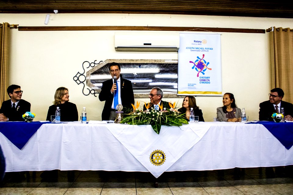01.07.2019 - Prefeita Paula Mascarenhas prestigia posse conjunta dos Rotarys - Foto Michel Corvello