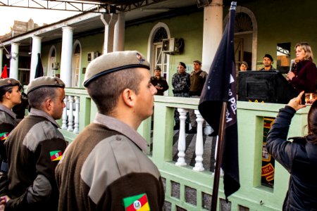 17.07.2019 - Prefeita Paula Mascarenas recebe homenagem dos soldados do 4º BPM - Foto Michel Corvello