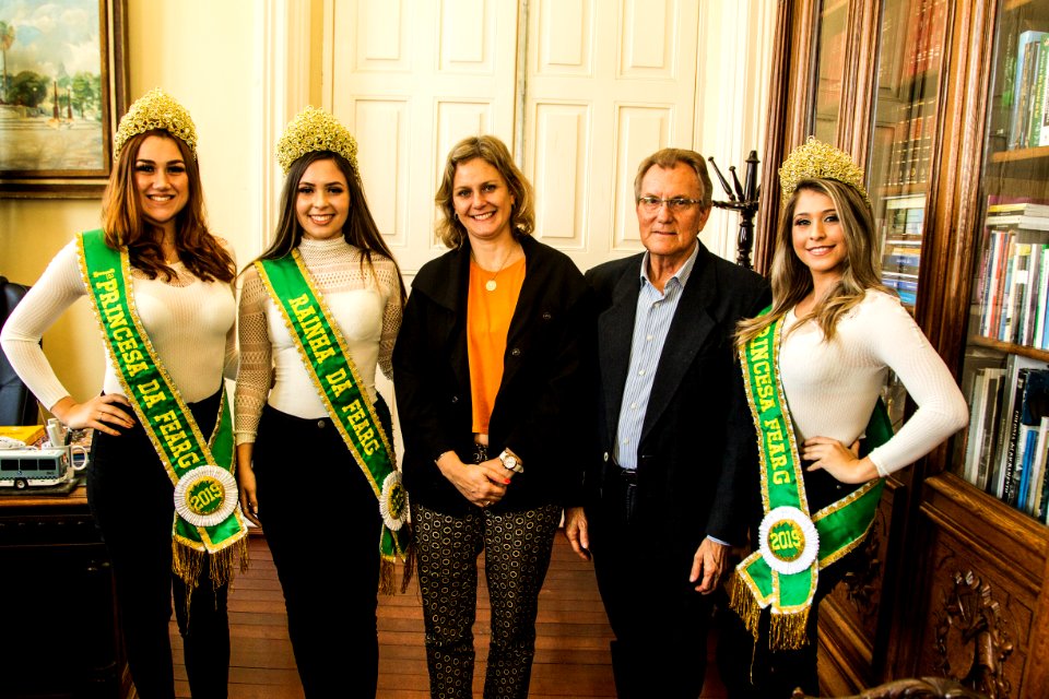 18.06.2019 - Prefeita Paula Mascarenhas recebe a corte da Fearg - Foto: Gustavo Vara