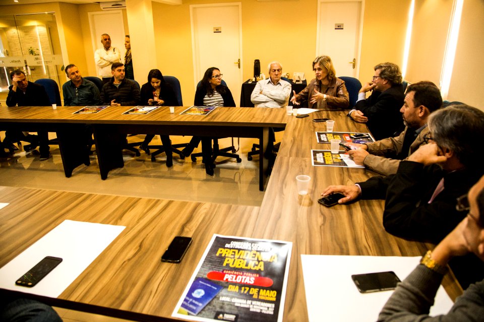 14.05.2019 - Prefeita Paula Mascarenhas em reunião de prefeitos da Azonasul para discutir os cortes orçamentários na educação - Foto: Gustavo Vara