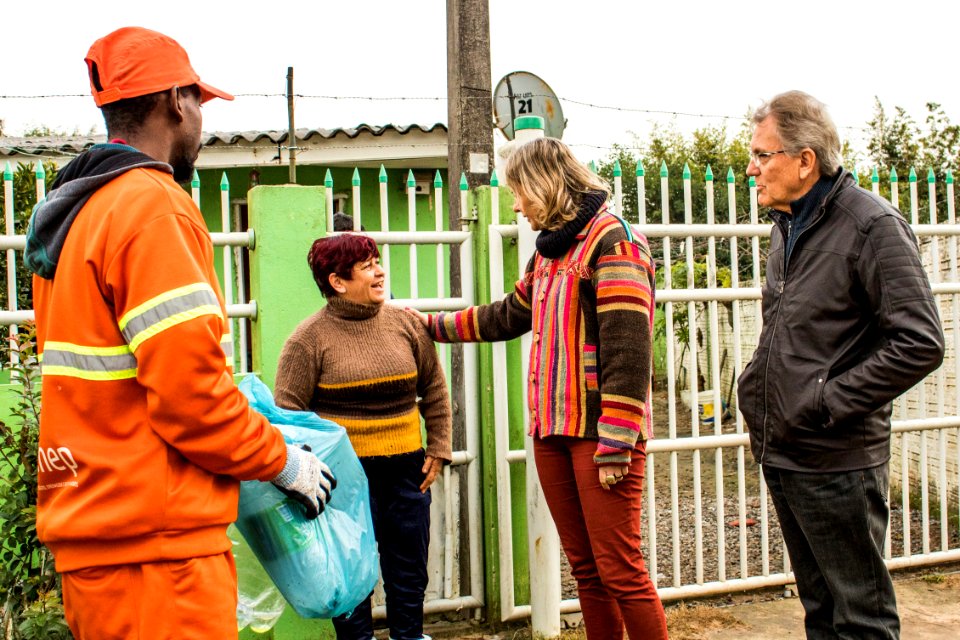 18.07.2019 Prefeita Paula Acompanha Novo Ponto de Coleta Seletiva Fotos Michel Corvello