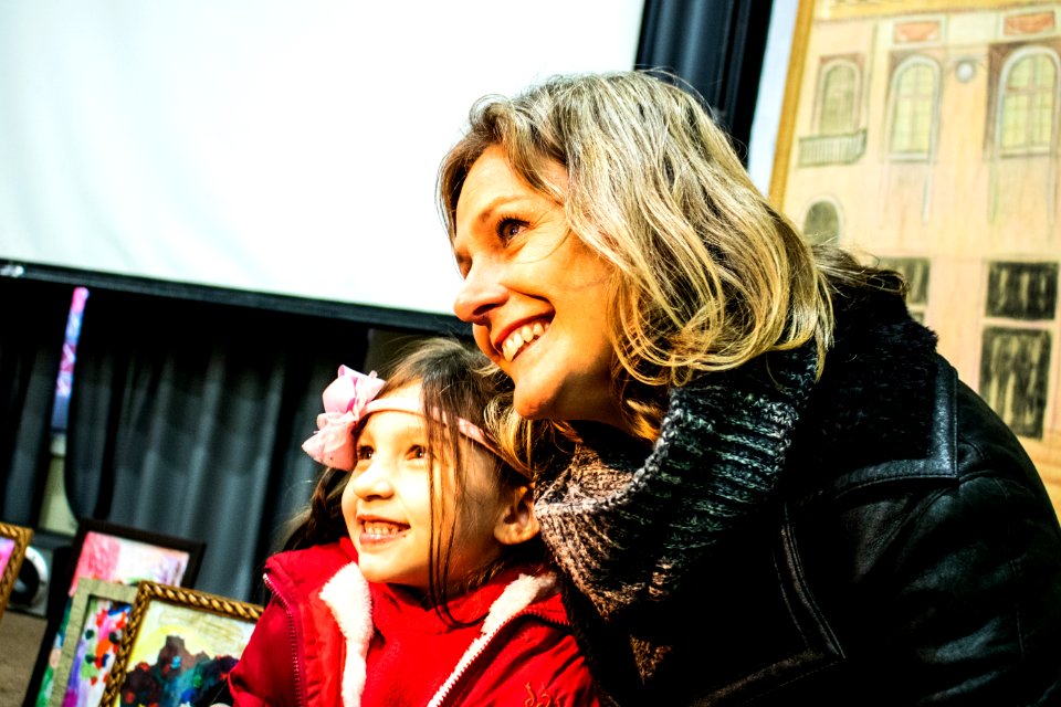05.07.2019 - Prefeita Paula Mascarenhas visita exposição em homenagem ao aniversário de Pelotas no colégio Gonzaga - Foto Michel Corvello