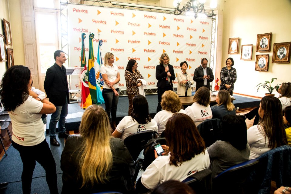 28.05.2019 - Prefeita Paula Mascarenhas na cerimônia de assinatura do termo de acordo e comprometimento com a idealizadora da metodologia ACT – programa para educar crianças em ambientes seguros - Foto: Gustavo Vara