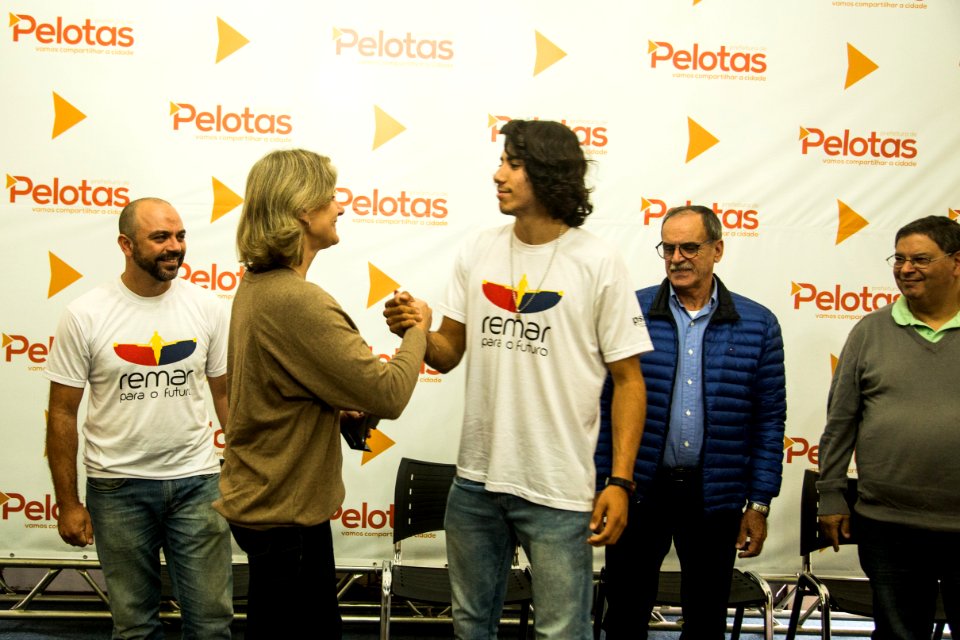 14.05.2019 - Prefeita Paula Mascarenhas realiza a entrega  de homenagens aos participantes do projeto Remar Para o Futuro - Foto: Gustavo Vara