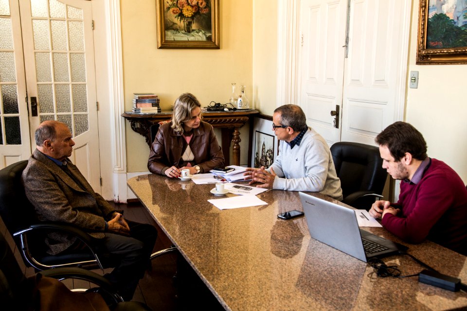 04.06.2019 - Prefeita Paula Mascarenhas em reunião sobre o Conssedi - Foto: Gustavo Vara