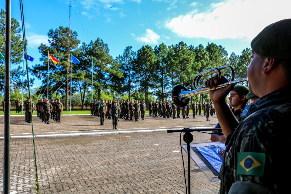 17.04.2019 - Vice-prefeito Idemar Barz é homenageado pelo Exército Brasileiro