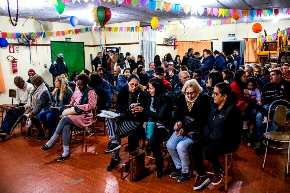 28.06.2019 - Prefeita Paula Mascarenhas prestigia entrega da regularização fundiária para 74 famílias do loteamento Cristovão José dos Santos - Foto Michel Corvello