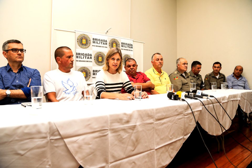 12.03.2019 - Prefeita Paula Mascarenhas participa de coletiva de imprensa para apresentação do projeto torcida mista Bra x Pel - Foto: Gustavo Vara