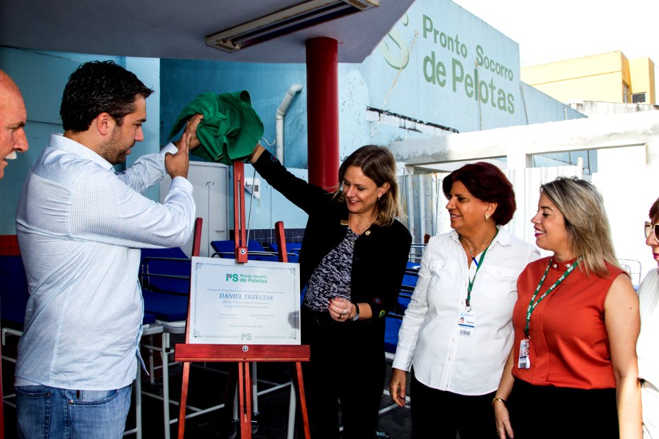 29.03.2019 - Prefeita Paula Mascarenhas no ato de entrega de materiais ao Pronto Socorro, via doação do deputado federal Daniel Trzeciak, através da não utilização de recursos em seu gabinete - Foto: Gustavo Vara