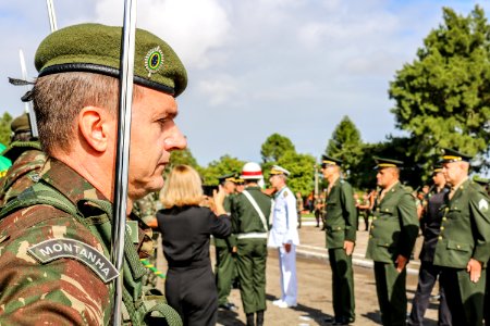 17.04.2019 - Vice-prefeito Idemar Barz é homenageado pelo Exército Brasileiro