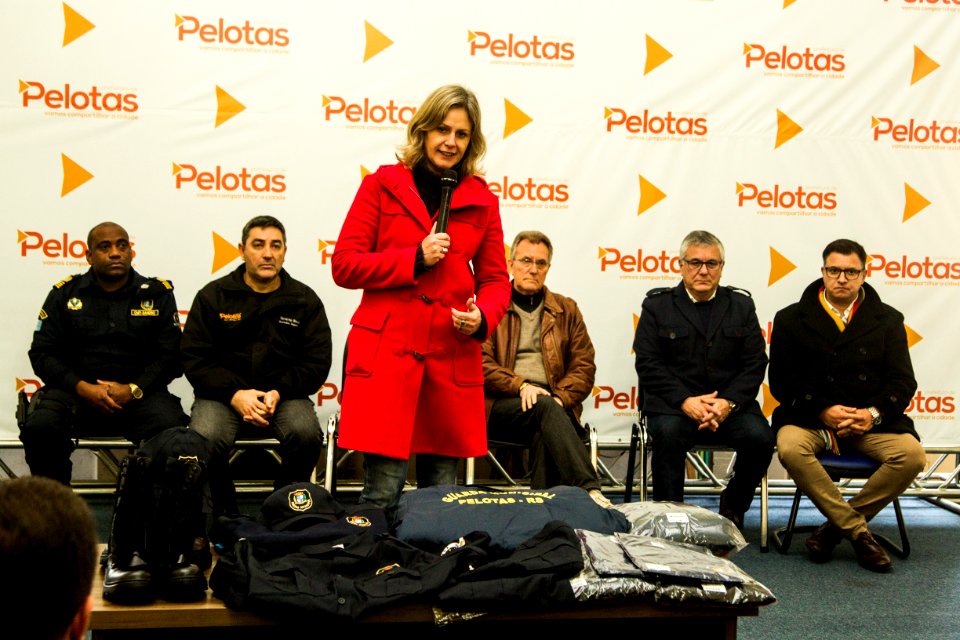 15.08.2019 - Prefeita Paula Mascarenhas realiza a entrega dos novos fardamentos da Guarda Municipal - Foto: Gustavo Vara
