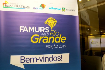 26.03.2019 - Idemar Barz representa prefeita no encontro da famurs sobre prêmio Boas Praticas - Foto Michel Corvello