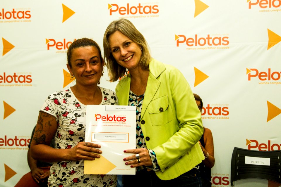 13.02.2019 - Prefeita Paula Mascarenhas realiza a entrega de contratos e carnês da Regularização Fundiária  do Navegantes - Foto: Gustavo Vara