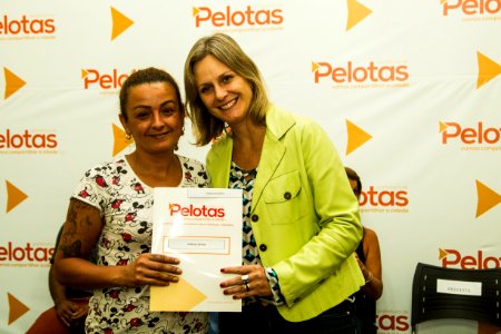 13.02.2019 - Prefeita Paula Mascarenhas realiza a entrega de contratos e carnês da Regularização Fundiária  do Navegantes - Foto: Gustavo Vara