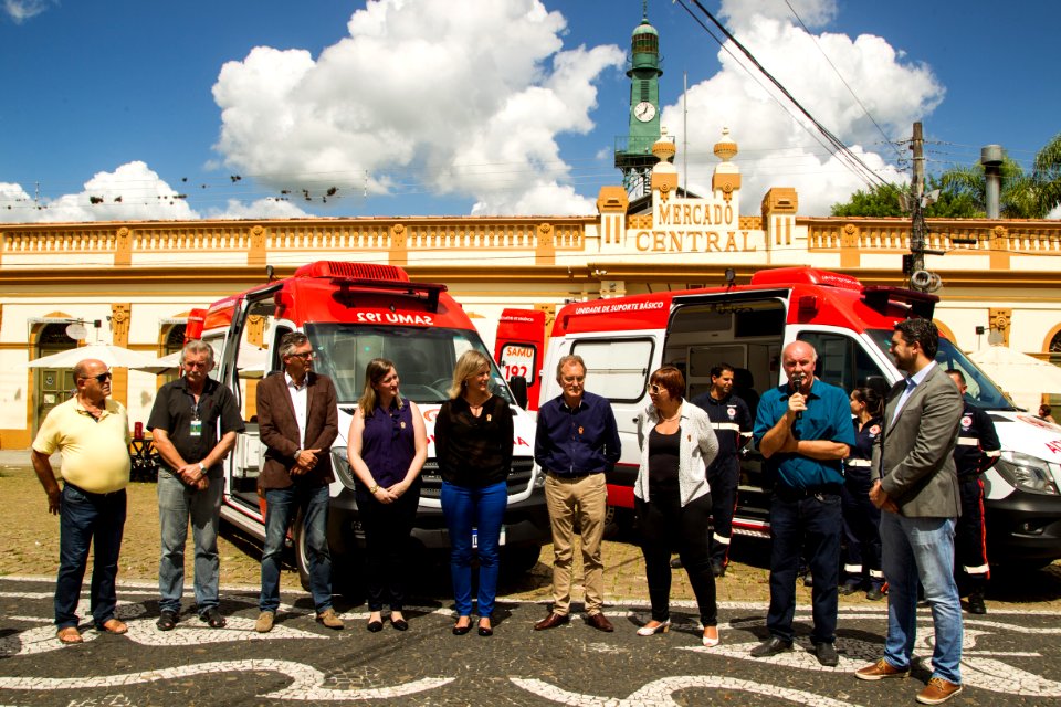 15.03.2019 - Prefeita Paula e vice Idemar na entrega de ambulâncias para o Samu - Foto Gustavo Vara