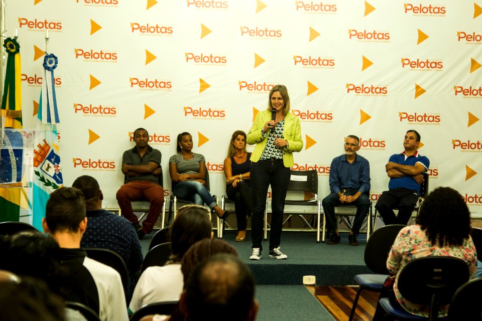 13.02.2019 - Prefeita Paula Mascarenhas realiza a entrega de contratos e carnês da Regularização Fundiária  do Navegantes - Foto: Gustavo Vara