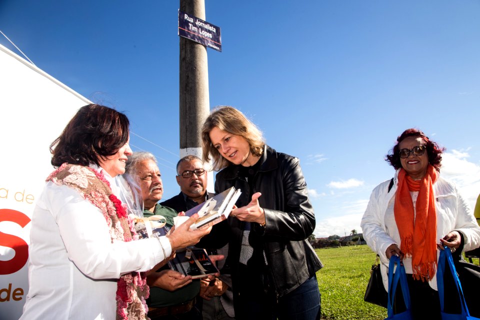 02.06.2019 - Entrega da rua Jornalista Tim Lopes, na Guabiroba - Foto: Gustavo Vara