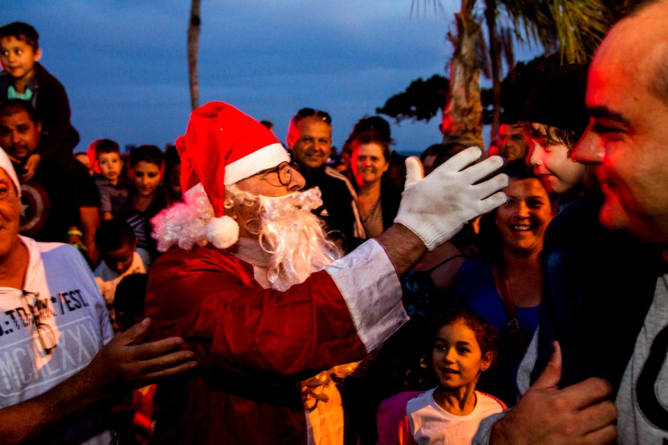 09.12.2018 - Chegada do Papai Noel na Praia do Laranjal em Pelotas - Foto: Gustavo Vara