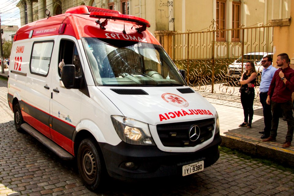 15.03.2019 - Prefeita Paula e vice Idemar na entrega de ambulâncias para o Samu - Foto Gustavo Vara