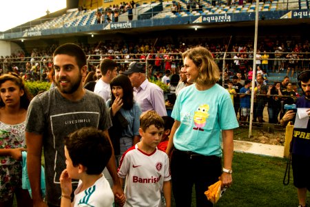 21.12.2018 - Partida de futebol beneficente Futebol Solidário - Amigos do Taison X Amigos do Daniel Carvalho para arrecadar alimentos para os abrigos municipais - Foto: Gustavo Vara