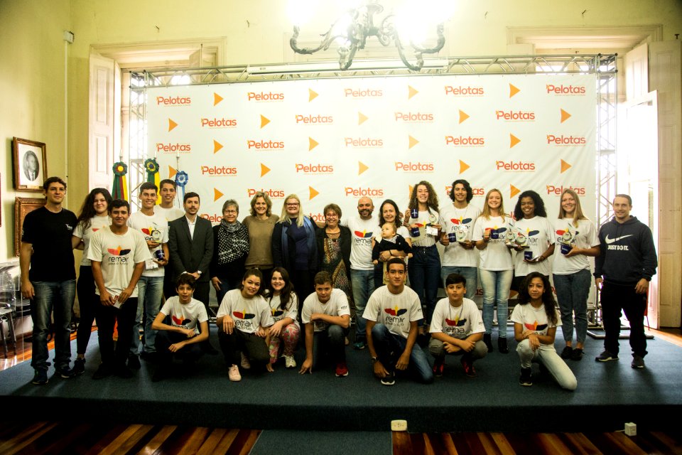 14.05.2019 - Prefeita Paula Mascarenhas realiza a entrega  de homenagens aos participantes do projeto Remar Para o Futuro - Foto: Gustavo Vara