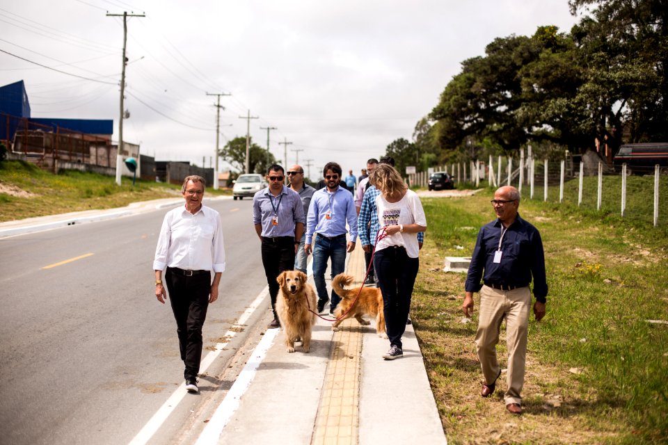 18.10.2018 - Prefeita Paula Mascarenhas e o vice Idemar Barz realizam caminhada de entrega das avenidas 25 de julho e Leopoldo Brod - Foto: Gustavo Vara