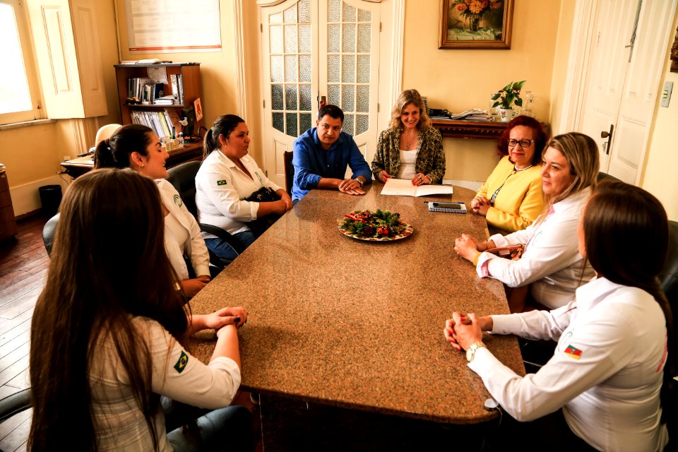 13.11.2018 - Prefeita Paula Mascarenhas realiza assinaturas das leis 6647 e 6633 de autoria do vereador FabrícioTavares - Foto: Gustavo Vara