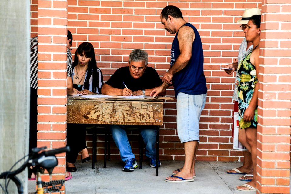 20.02.2019 - Prefeita Paula Mascarenhas em reunião com moradores da  Vinte e Dois de Maio na  Escola Franklin Olivé Leite -  Foto: Gustavo Vara
