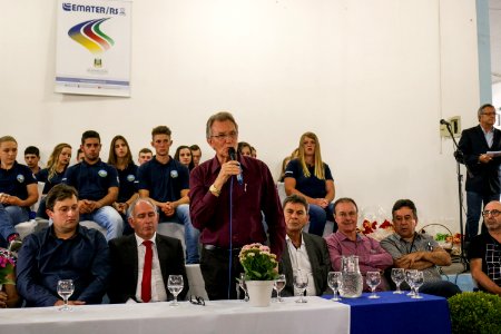 29.11.2018 - Gab Vice - Idemar Barz e Jair Seidel com Formandos da Emater em Canguçu - Foto Michel Corvello