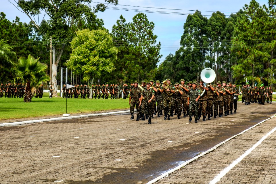 17.04.2019 - Vice-prefeito Idemar Barz é homenageado pelo Exército Brasileiro
