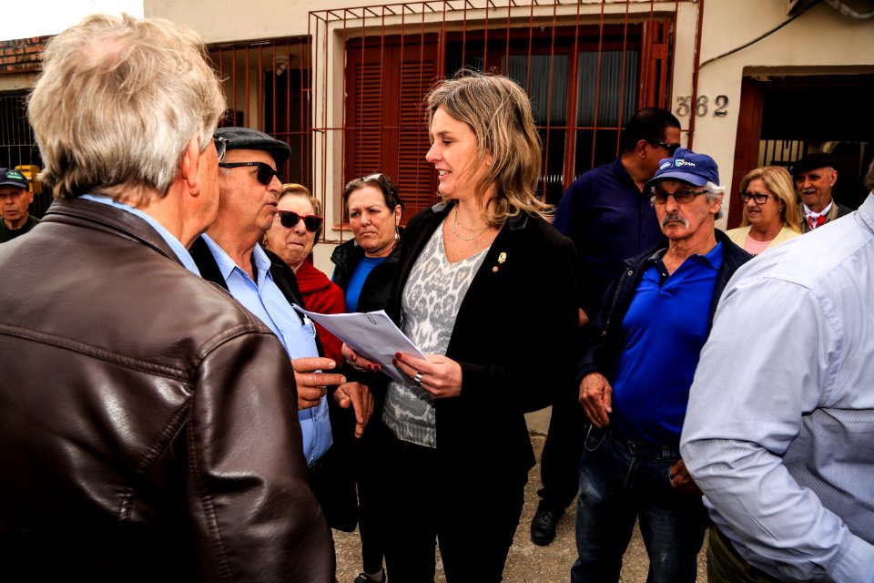 11.10.2018 - Prefeita Paula Mascarenhas e o vice Idemar Barz realizam a entrega de veículos no reservatório R5, entrega de máquinas e visita nas obras do Sanep,  no Fragata - Foto: Gustavo Vara