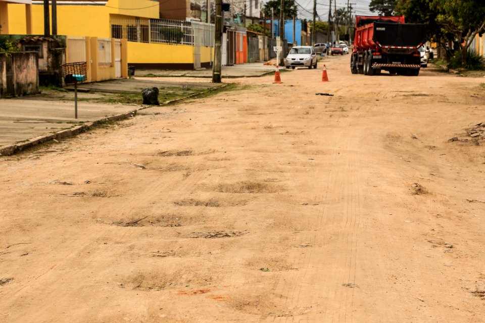 11.10.2018 - Prefeita Paula Mascarenhas e o vice Idemar Barz realizam a entrega de veículos no reservatório R5, entrega de máquinas e visita nas obras do Sanep,  no Fragata - Foto: Gustavo Vara