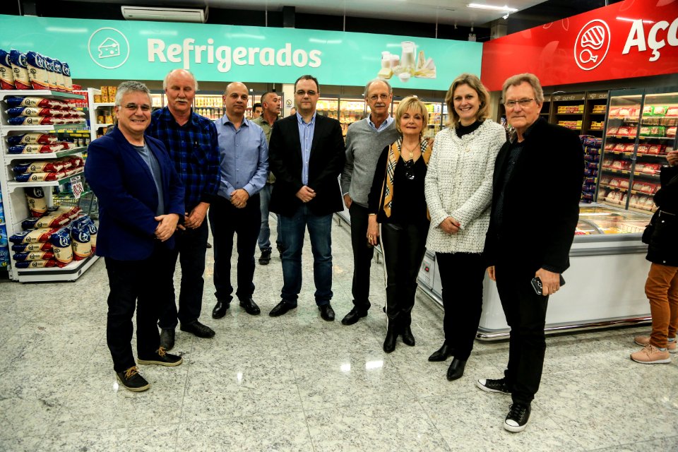 05.10.2018 - Prefeita Paula Mascarenhas e o vice Idemar Barz participam da  inauguração da nova loja do Paraíso Supermecados - Foto: Gustavo Vara