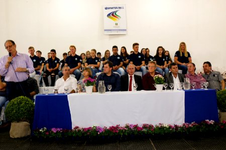 29.11.2018 - Gab Vice - Idemar Barz e Jair Seidel com Formandos da Emater em Canguçu - Foto Michel Corvello